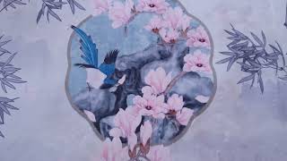 Tapis chinoiserie - Paysage et bambous niveau de gris, magnolia rose et oiseau bleu dans le jardin.