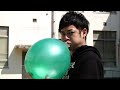 毎日キングコング　 242　風船を口で割る 後編 breaking a balloon with a mouth