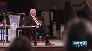 Thousands gather to honor televangelist Jimmy Swaggart at final farewell