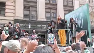 NY Liberty, fans celebrate at the Parade of Champions