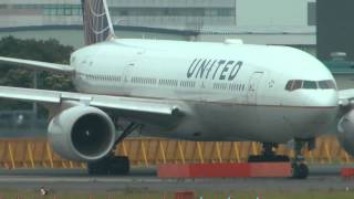 United Airlines Boeing 777-222/ER N223UA Narita Airport Takeoff 成田さくらの山2015年6月14日　00260