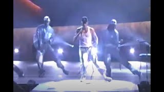 Usher v Stage - You Make Me Wanna (Live) | 1997 Billboard Music Awards