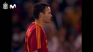 Iniesta debutó con España en 2006