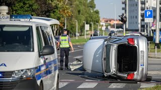 U sudaru dva automobila u Španskom jedan je završio na boku