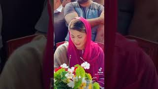 Maryam nawaz and Imran Khan ❤️🙈Love scene 🤭🔥#pmimrankhan#maryamnawaz#lovestatus#love#ytshorts#shorts