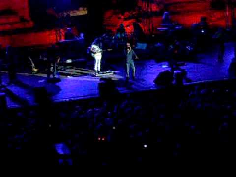 Antonello Venditti - (Live Taormina 2009) - Roma Capoccia - YouTube