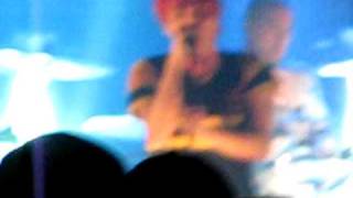 Gerard Way Does Some Head Bobbing Val Air Ballroom 4/10/11