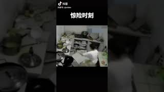 厨房漏气   打火时候爆炸。严重效果。