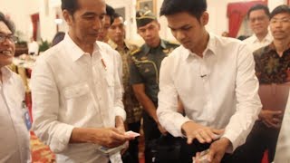 Plays Magic For President of Indonesia Mr. Jokowi - abracadaBRO Best Street Magic Tricks \u0026 Prank