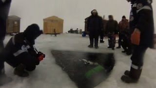 Raw: Russian Divers Make Deepest Dive Under Ice