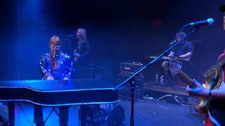 Elton Rohn live in Ottawa - Philadelphia Freedom.mov