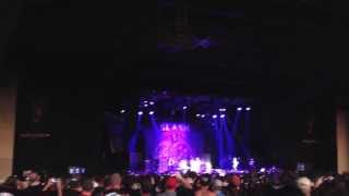 Slash performing Welcome to the Jungle @ BFD97.1 Dallas