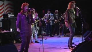Daryl Hall with Billy Joel and Bonnie Raitt - Everytime You Go Away (Live at Farm Aid 1985)