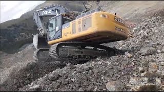 POR POCO Y TODO SALE MAL IMPRESIONANTES MANIOBRAS DE EXCAVADORA DEERE 350G