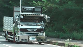 デコトラ　積載車軍団３台　爆音走行　ラッパあり