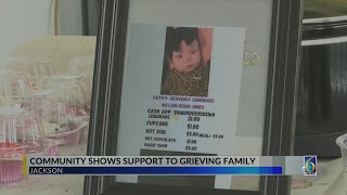 Community shows support to grieving family