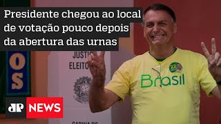 Bolsonaro vota na Vila Militar, no Rio de Janeiro: ‘Expectativa de vitória’