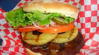 Teddy's Bigger Burgers - Lahaina Maui Hawaii