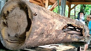 unexpected discovery while sawing teak wood there are beautiful fibers worth hundreds of dollars