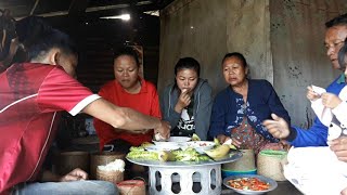 กินข้าวเช้ากับพ่อแม่ป่นกบมากลิ้นไม้หมากถั่วพูแซบๆ ມາກິນເຂົ້າເຊົ້ານຳກັນພີ່ນ້ອງ