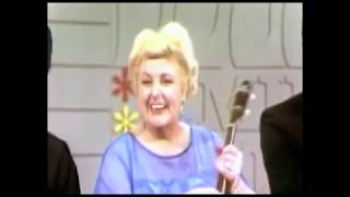 Tessie O'Shea - The Mike Douglas Show (1967)