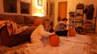 a cozy autumn weekend | pumpkin carving, apple butter, & nature walks