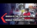 Warga Eks Timtim Bagi Takjil ke Warga Terdampak Pandemi