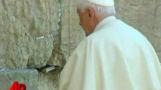 Raw Video: Pope Visits Western Wall in Jerusalem