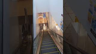 escalator イオンモール甲府昭和店　エスカレーター