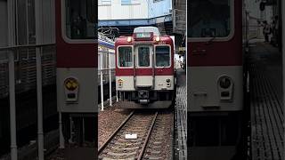 一時期は同じ会社だった列車同士の入線。 #近鉄 #電車 #南海 #shorts #train #railway #osaka #鉄道