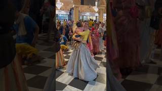 iskcon temple Vrindavan ❤️ Vrindavan dance video #russiangirl #vrindavan #iskcon #shorts #bhajan #4k