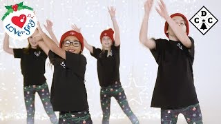 Jingle Bells Christmas Dance with Easy Dance Moves 🎄 Christmas Dance Crew