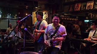 Chiangmai Blues - Born Under A Bad Sign (Cover) @ Saxophone Pub