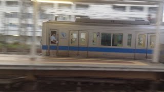 小田急電鉄2000形（2457F）海老名駅を出発