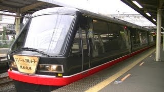 ＪＲ東海道線　大船駅　伊豆急２１００系「黒船電車」（リゾート踊り子）