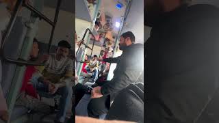 बिना टिकट Passengers को टीटी ने सिखाया सबक