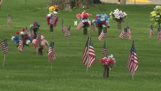 Scouts plant flags for Veterans in Appleton