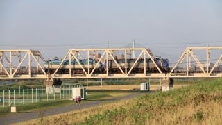 JR城東貨物線　赤川鉄橋　EF200 EF66重連単機　　JR Joto Freight Line Akagawa Bridge (2013.6)