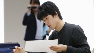 藤井聡太二冠の封じ手を550万円で購入！“家賃100万円以上の家に住んでいる人”の正体は？「僕的には安かった」