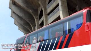 {FANCAM} 130330 : Luhan Xiumin on the bus waved to fans  ♥