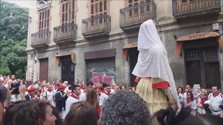 スペイン・パンプローナの「サンフェルミン祭（牛追い祭り）」（編集字幕：Guillermo Iwasaki）