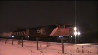 CN Train Spotting: AMAZING P5! | CN SD60F #5537 \u0026 5549 Leads CN Freight East 15/19 1/12/13