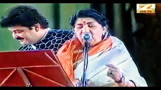 Tu Mere Saamne | Lata Mangeshkar & Udit Narayan Live Performance | Lata Mangeshkar Concert 2002