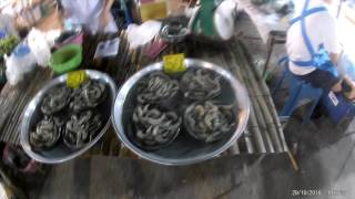 walking thai street market in thailand ลุ่งต่อเดินเที่ยวตลาดนัดวัดนาวงรอป้านาซื้อกับข้าว