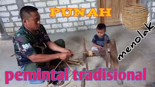 Mengenal alat pemintal tradisional debok / pelepah pisang #kerajinanpelepahpisang,#mesinpemintal,