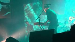 [HD] Identikit - Radiohead NEW SONG (Rod Laver Arena Melbourne 16/11/12) from the rail