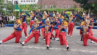 PENAMPILAN PASKIBRA SMKN 1 JOMBANG DI LKBB GELEGAR SMAN 2 JOMBANG