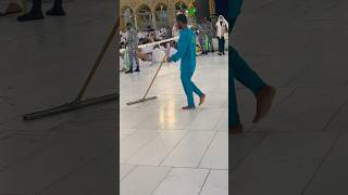 Kaaba Cleaning 🧹 #shorts#islamicshorts#trendingshorts#viral#dont_forget_to_like_and_subscribe