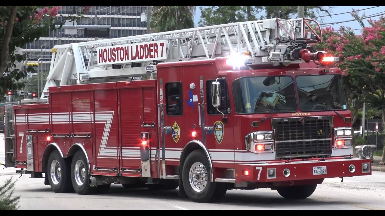 Houston Fire Station 7 Full House Response To MVI [HFD] - YouTube