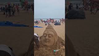 പുരി തീരത്ത് മണല്‍ ശില്പം ഉണ്ടാക്കുന്നവർ #sandart #Puribeach #Odisha